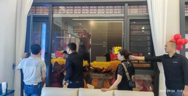 新店起航，礼惠“花”城丨家亿轩门窗攀枝花旗舰店隆重开业，盛会空前，喜创佳绩！