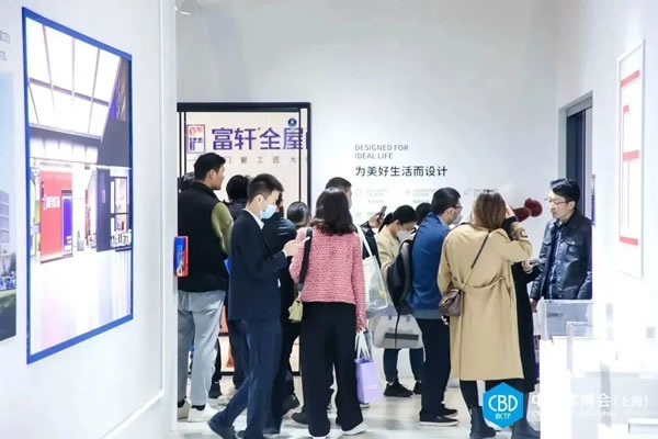 富轩全屋门窗500平超大展馆，“征战”上海建博会彰显中国匠造魅力！